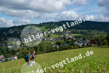 Höhensteig Klingenthal - an Grenzstraße mit Aschberg im Hintergrund _Archiv TVV (T. Peisker)